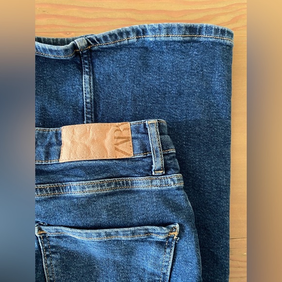 Zara bell-bottom jeans - Picture 4 of 5